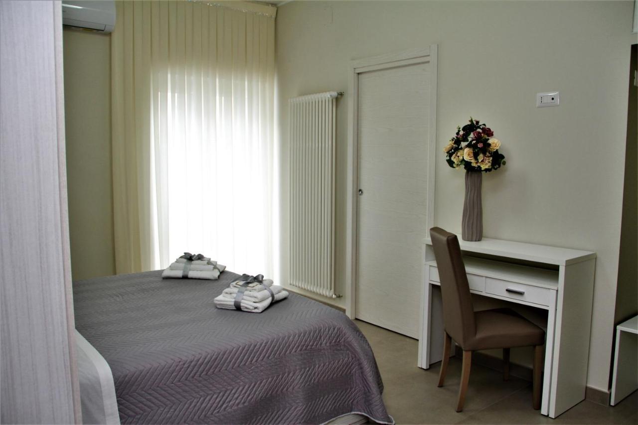 Casa Vacanze Civico 32 Montescaglioso Bagian luar foto